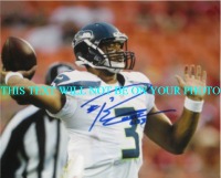 RUSSELL WILSON AUTOGRAPHED, RUSSELL WILSON SIGNED 8x10 PHOTO, RUSSELL WILSON SEATTLE SEAHAWKS QB
