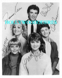 GROWING PAINS CAST BLACK AND WHITE SIGNED PHOTO, GROWING PAINS CAST AUTOGRAPHED PICTURE