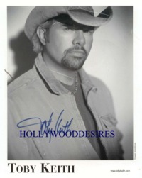 TOBY KEITH AUTOGRAPHED PHOTO, TOBY KEITH SIGNED, TOBY KEITH AUTOGRAPHED