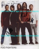 THE FOO FIGHTERS AUTOGRAPHED PHOTO, THE FOO FIGHTERS SIGNED 8x10 PICTURE DAVE GROHL