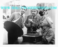 BOB KEESHAN AND MR ROGERS CAPTAIN KANGAROO SIGNED AUTOGRAPHED 8x10 PHOTO w MR GREENJEANS FRED ROGERS