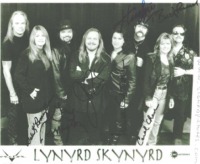 LYNYRD SKYNYRD GROUP SIGNED 8x10 PHOTO