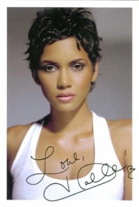 HALLE BERRY SIGNED 6x9 PHOTO
