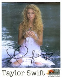 TAYLOR SWIFT SIGNED AUTOGRAPHED 8x10 PROMO PHOTO