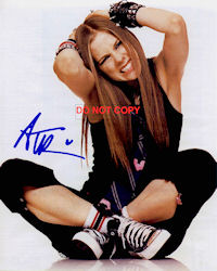 Avril Lavigne Signed Autograph Picture