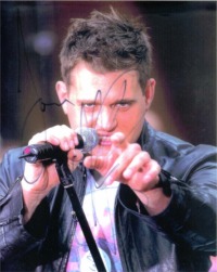 MICHAEL BUBLE SIGNED AUTOGRAPHED 8X10 PHOTO