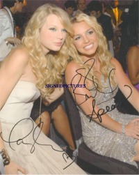BRITNEY SPEARS AND TAYLOR SWIFT AUTOGRAPHED PHOTO, TAYLOR SWIFT BRITNEY SPEARS AUTOGRAPH