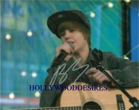 JUSTIN BIEBER SIGNED AUTOGRAPHED 8x10 PHOTO SO CUTE