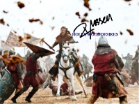 RUSSELL CROWE SIGNED AUTOGRAPHED 8x10 PHOTO  ROBIN HOOD MOVIE