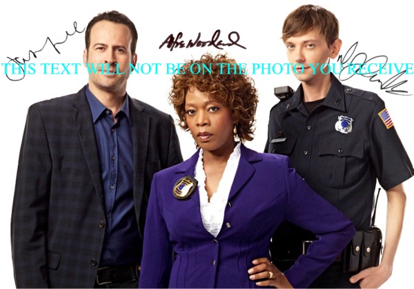 MEMPHIS BEAT CAST SIGNED AUTOGRAPHED 8x10 PHOTO BLUES JASON LEE, DJ QUALLS AND ALFRE WOODARD