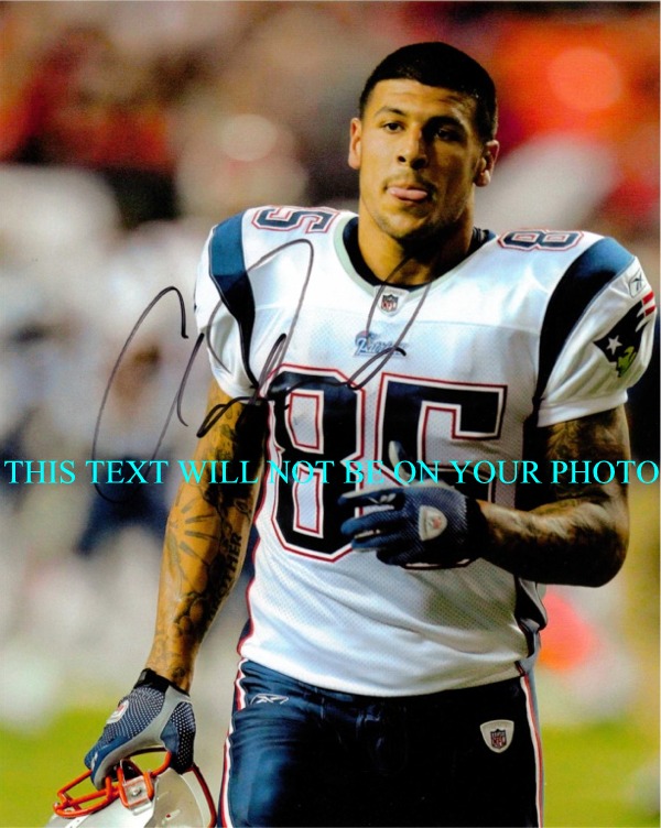 AARON HERNANDEZ SIGNED AUTOGRAPHED 8x10 PHOTO NEW ENGLAND PATRIOTS TIGHT END