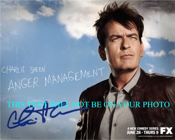 CHARLIE SHEEN AUTOGRAPHED PHOTO ANGER MANAGEMENT, CHARLIE SHEEN SIGNED 8x10 PHOTO