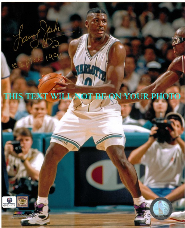 LARRY JOHNSON AUTOGRAPHED PHOTO CHARLOTTE HORNETS, LARRY JOHNSON SIGNED 8x10 PHOTO