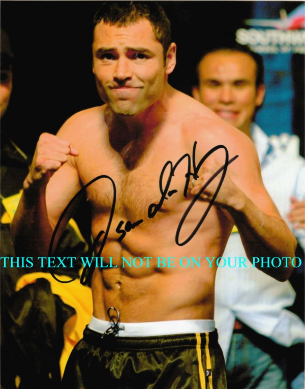 OSCAR DE LA HOYA AUTOGRAPHED PHOTO, OSCAR DE LA HOYA SIGNED 8x10 PICTURE, OSCAR DE LA HOYA BOXING