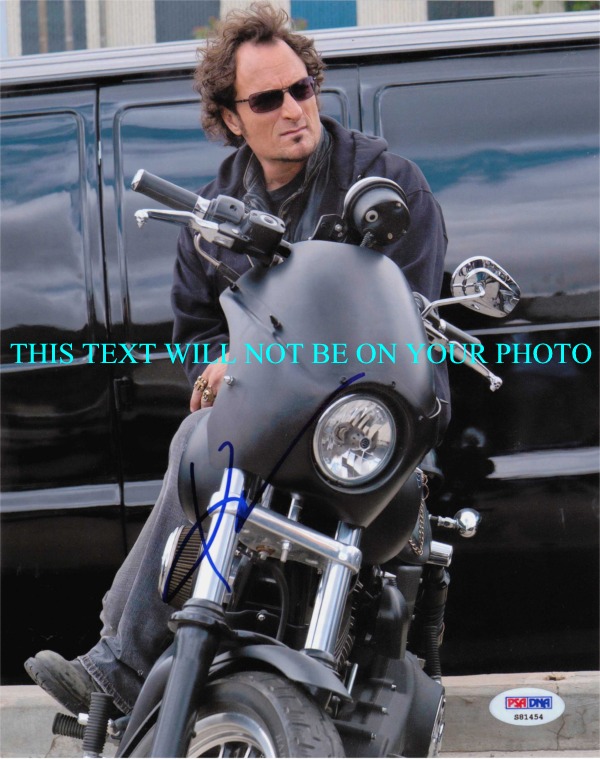 KIM COATES AUTOGRPAHED PHOTO SONS OF ANARCHY, KIM COATES SIGNED 8x10 PHOTO
