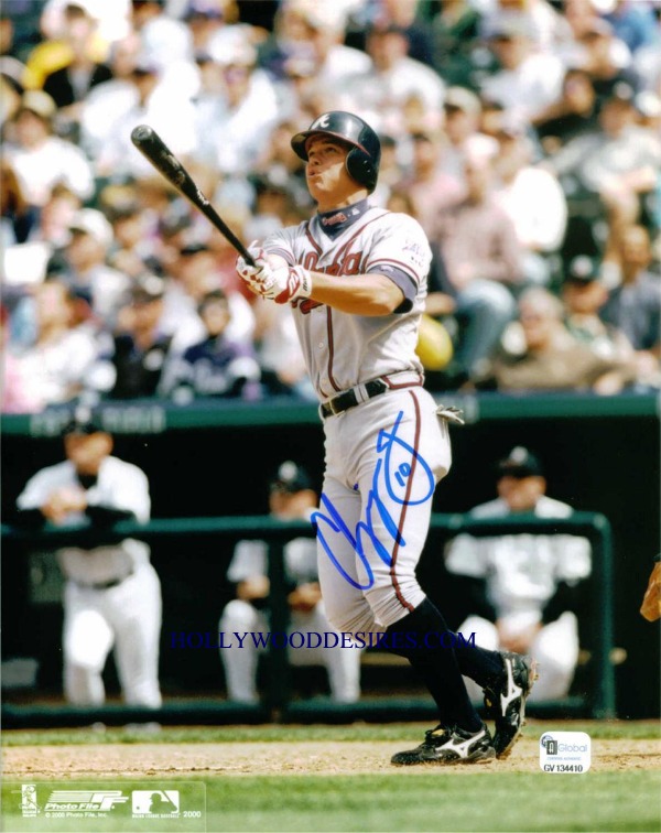 CHIPPER JONES SIGNED 8x10 PHOTO