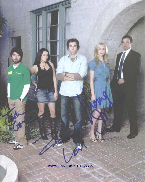 CHUCK CAST SIGNED AUTOGRAPHED 8x10 PHOTO by 3 YVONNE STRAHOVSKI