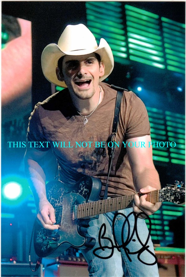 BRAD PAISLEY 6X9 AUTOGRAPHED PHOTO, BRAD PAISLEY SIGNED PHOTO, BRAD PAISLEY AUTO