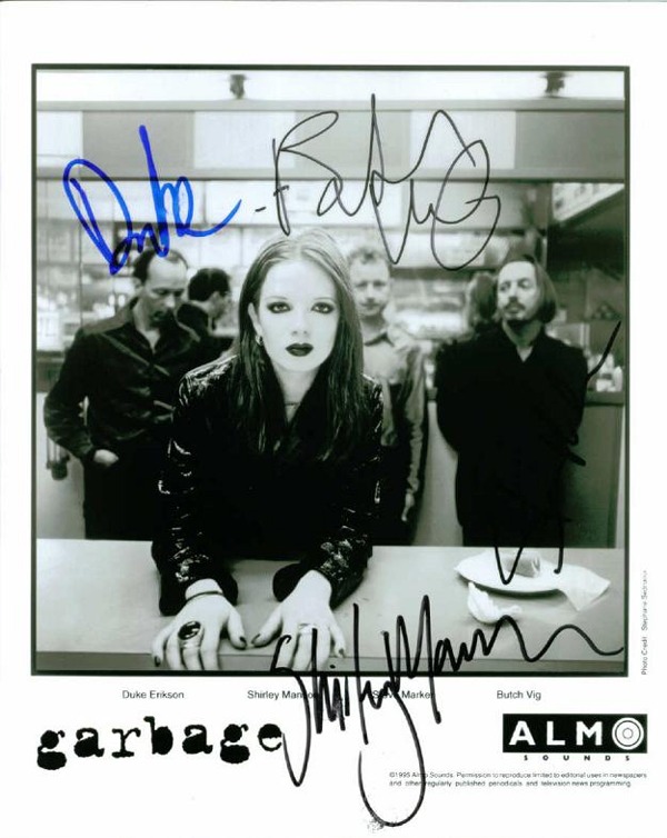 GARBAGE GROUP SIGNED 8x10 PROMO PHOTO