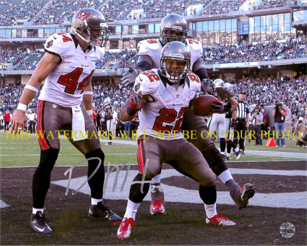 DOUG MARTIN TAMPA BAY BUCCANEERS 3 AUTOGRAPHED PHOTO, DOUG MARTIN SIGNED, DOUG MARTIN AUTO