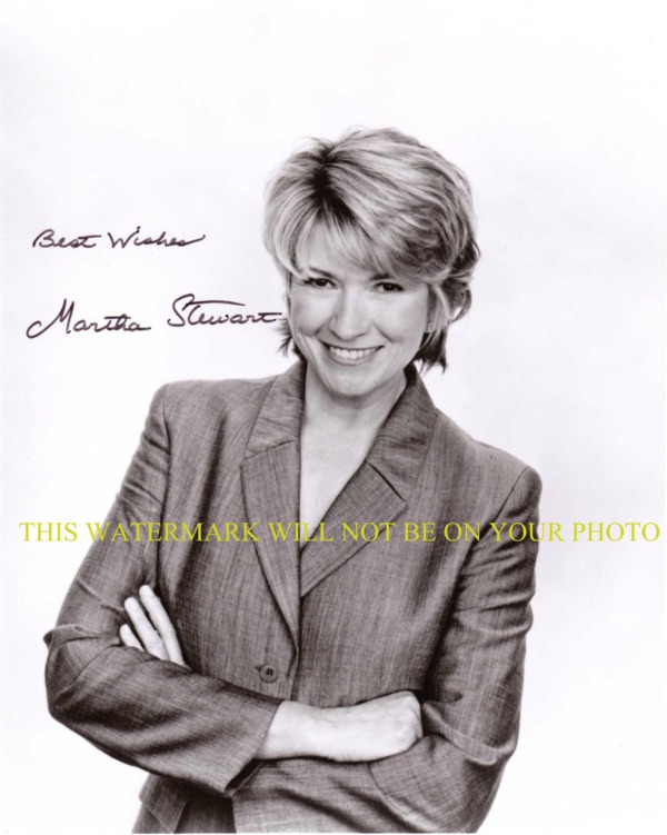 MARTHA STEWART AUTOGRAPHED PHOTO, MARTHA STEWART SIGNED PHOTO, MARTHA STEWART AUTO