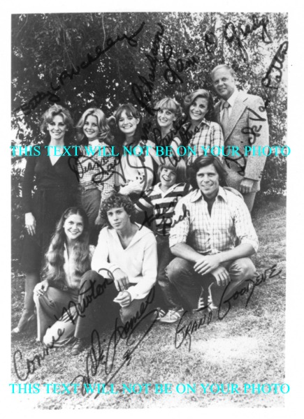 EIGHT IS ENOUGH CAST AUTOGRAPHED PHOTO, EIGHT IS ENOUGH CAST SIGNED PICTURE