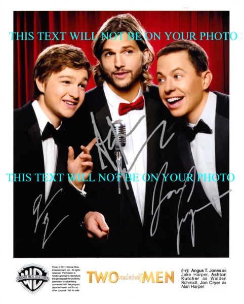 TWO AND A HALF MEN AUTOGRAPHED PHOTO, TWO AND A HALF MEN SIGNED, TWO AND A HALF MEN ASHTON KUTCHER