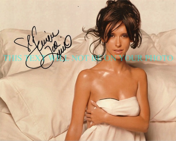 JENNIFER LOVE HEWITT AUTOGRAPHED PHOTO, JENNIFER LOVE HEWITT SIGNED SEXY 8x10 PHOTO