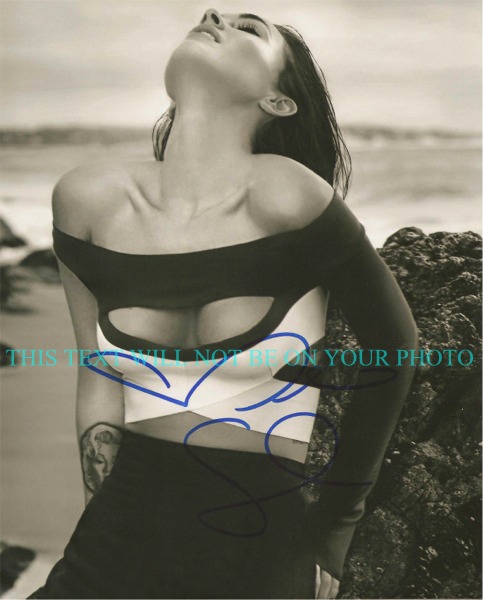 MEGAN FOX AUTOGRAPHED PHOTO, MEGAN FOX SEXY SIGNED PHOTO, MEGAN FOX AUTOGRAPH BEAUTIFUL
