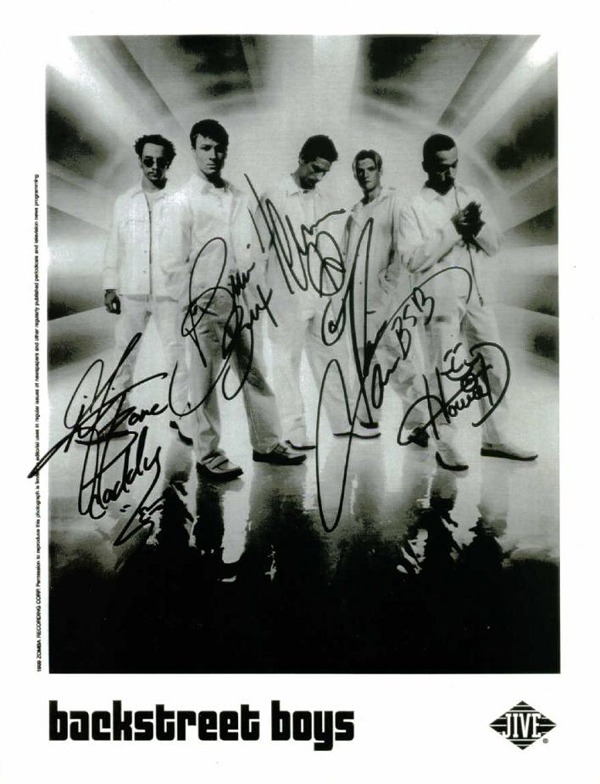 THE BACKSTREET BOYS SIGNED 8x10 PHOTO