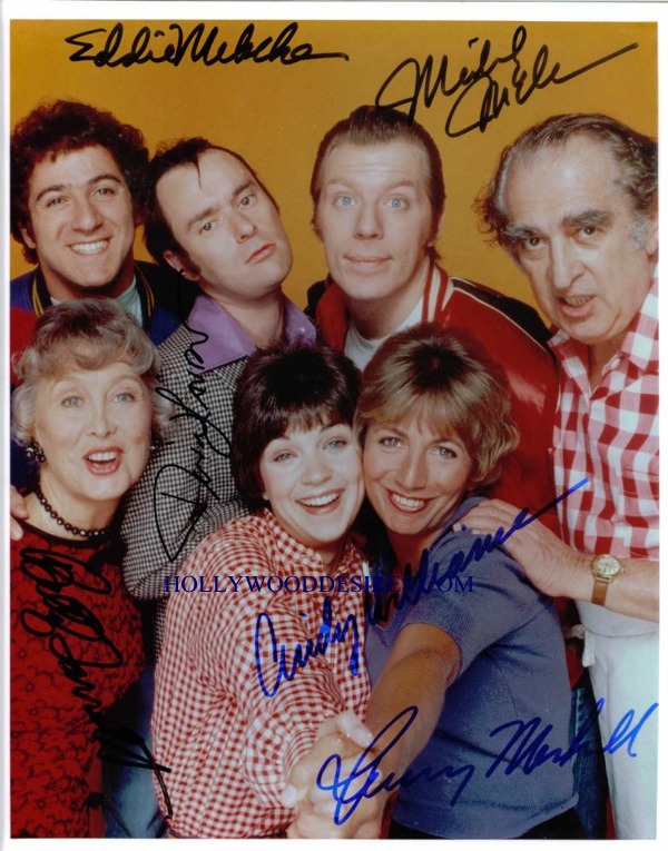 LAVERNE AND SHIRLEY CAST SIGNED 8x10 PHOTO