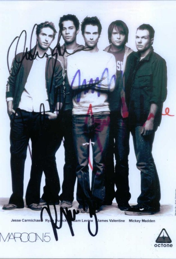 MAROON 5 GROUP SIGNED 8x10 PHOTO
