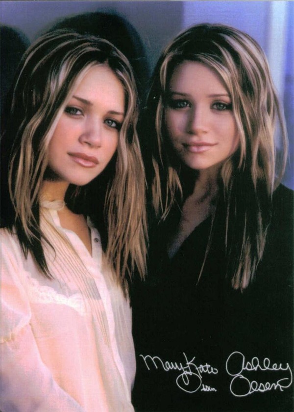 MARY KATE AND ASHLEY OLSEN SIGNED 6x9 PROMO PHOTO
