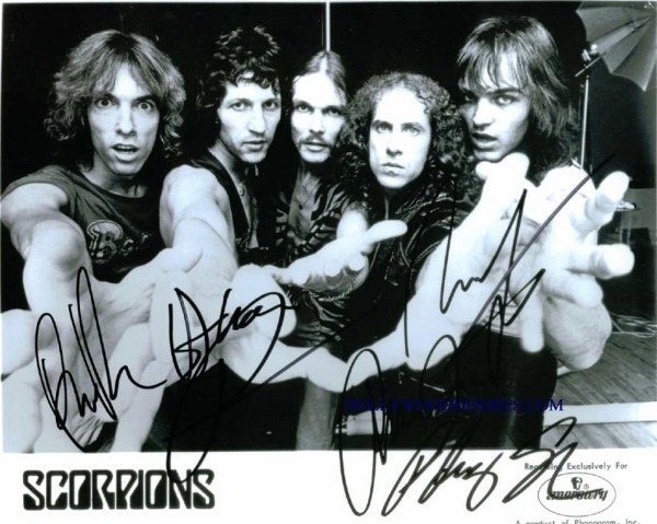 THE SCORPIONS GROUP SIGNED 8x10 PHOTO