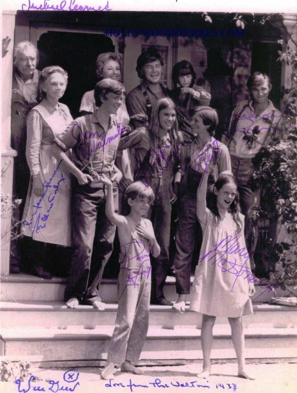 THE WALTONS CAST SIGNED 8x10 PHOTO