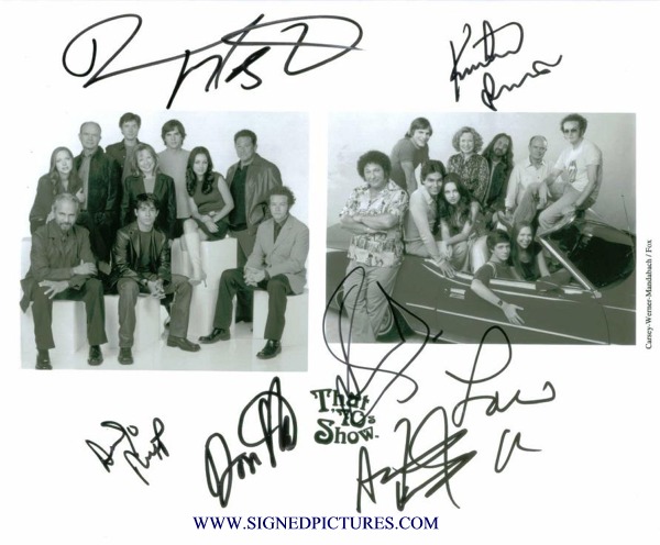 THAT 70's SHOW CAST SIGNED 8x10 PHOTO