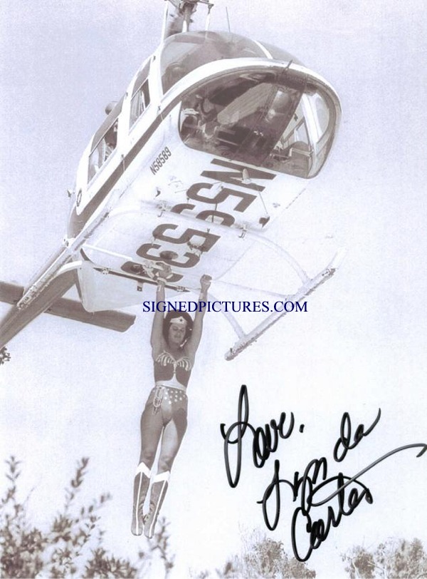 LYNDA CARTER SIGNED 8x10 PHOTO