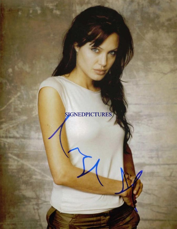 ANGELINA JOLIE SIGNED 8x10 PHOTO