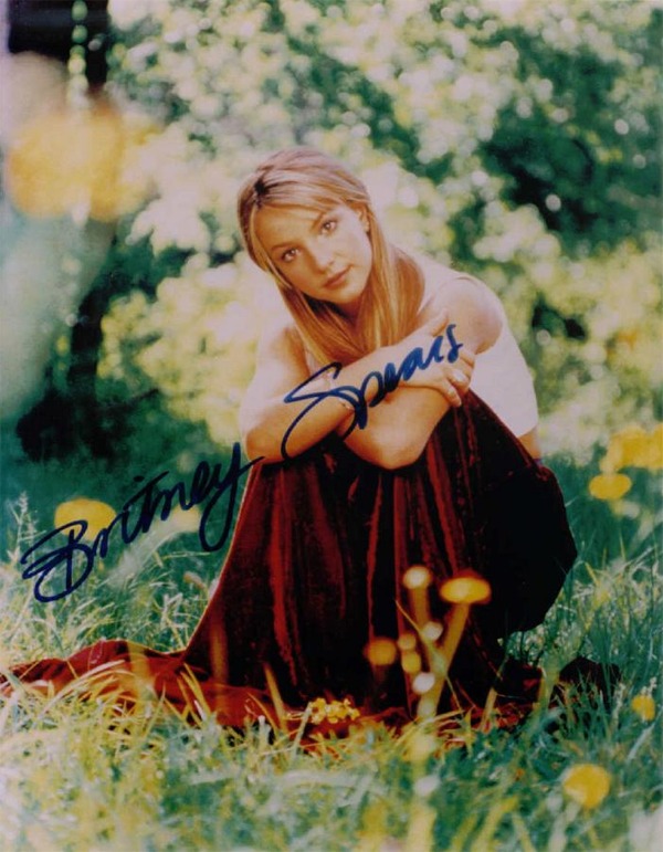 BRITNEY SPEARS YOUNG SIGNED 8x10 PHOTO