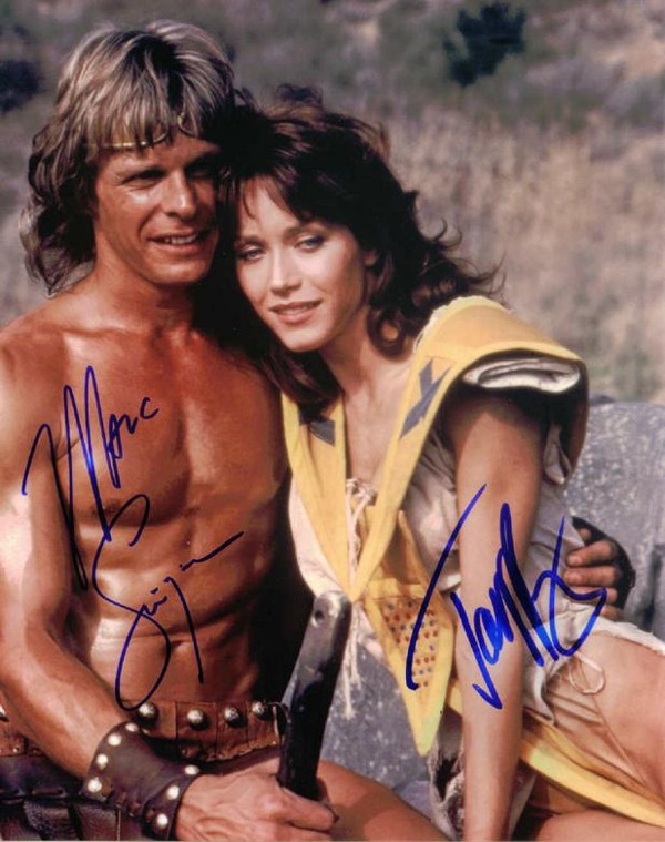 BEASMASTER CAST SIGNED 8x10 PHOTO