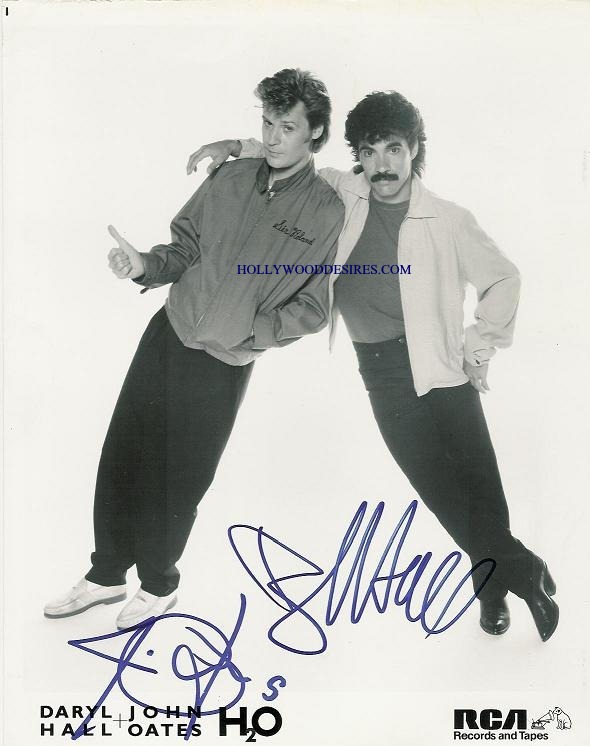 DARYL HALL AND JOHN OATES SIGNED 8x10 PHOTO