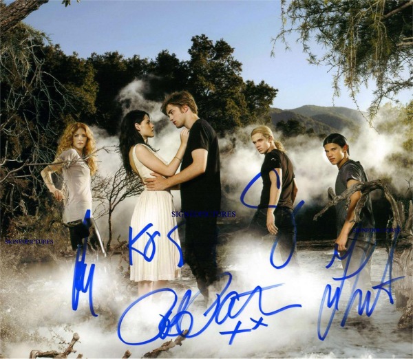 TWILIGHT ECLIPSE NEW MOON CAST SIGNED AUTOGRAPHED 8x10 PHOTO BY 5 KRISTEN STEWART ROBERT PATTINSON
