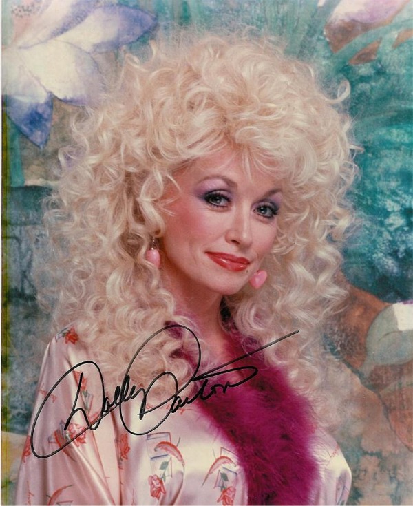 DOLLY PARTON SIGNED 8x10 PHOTO