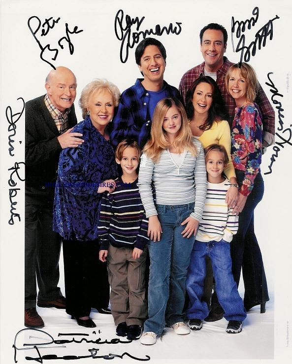EVERYBODY LOVES RAYMOND CAST SIGNED 8x10 PHOTO