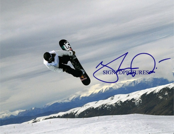 SHAUN WHITE SIGNED AUTOGRAPHED 8x10 PHOTO