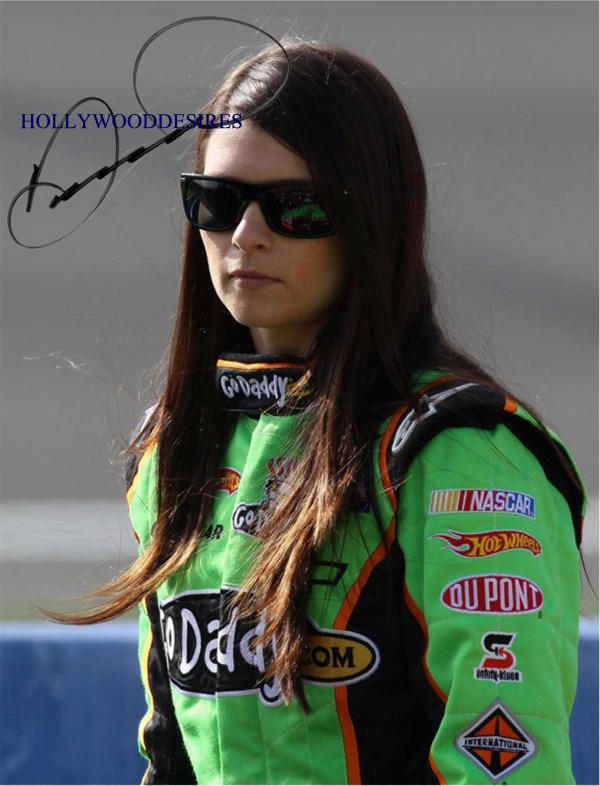 DANICA PATRICK SIGNED AUTOGRAPHED 8x10 PHOTOGRAPH