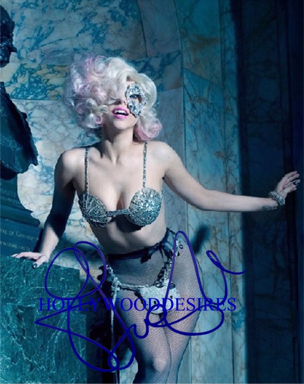 LADY GAGA SIGNED AUTOGRAPHED 8x10 PHOTO VERY SEXY
