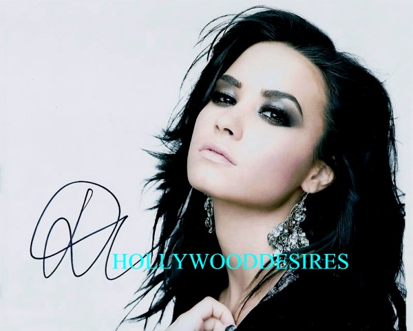 DEMI LOVATO SIGNED AUTOGRAPHED 8x10 PHOTO CAMP ROCK